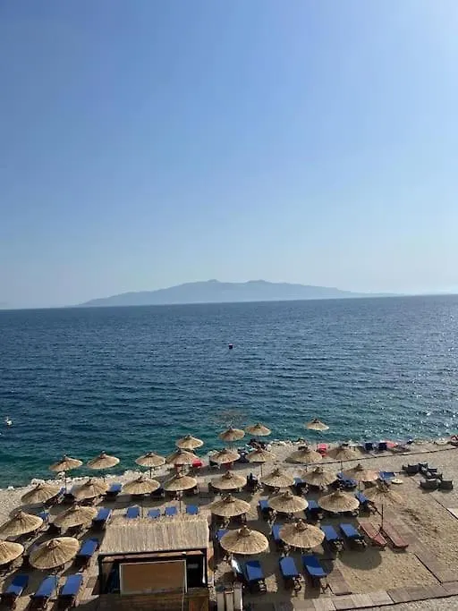 SarandëBeautiful Beach Apt- Perfect For Relaxing Getawayアパートメント Sarandë